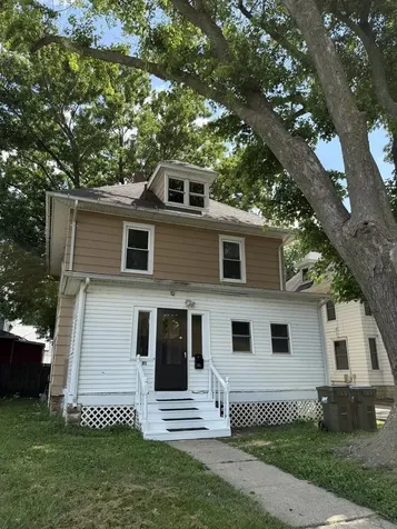 108 6TH Avenue Sterling IL 61081