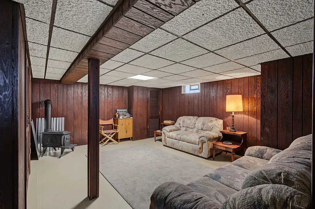 11022 South State Line Road Chicago IL 60617