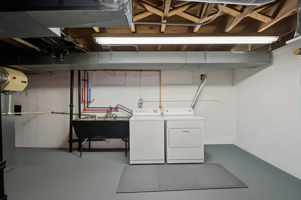 11022 South State Line Road Chicago IL 60617