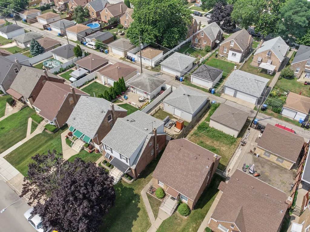 11022 South State Line Road Chicago IL 60617