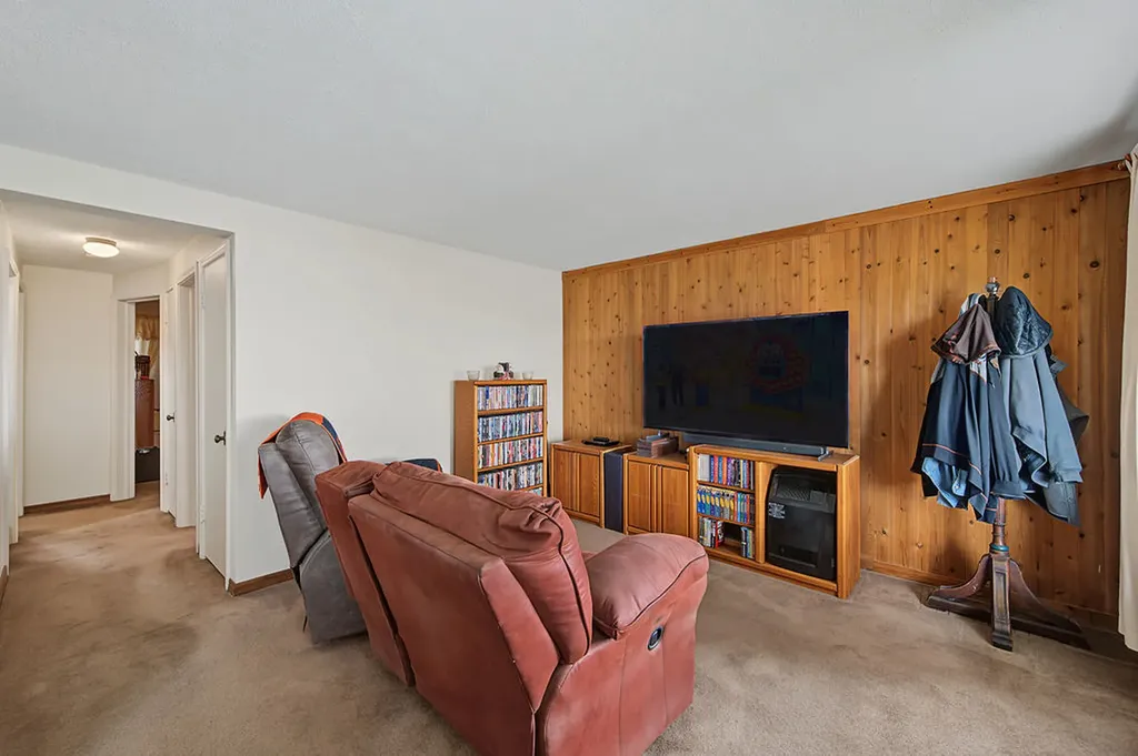 11022 South State Line Road Chicago IL 60617