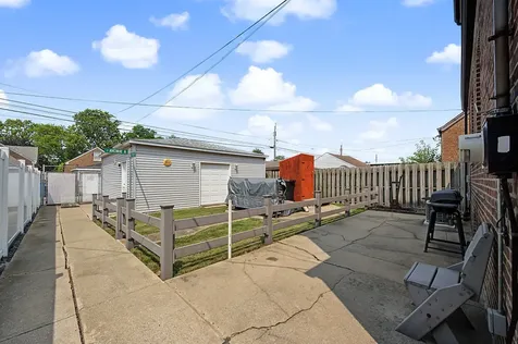 11022 South State Line Road Chicago IL 60617