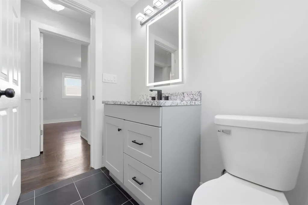 657 East 100th Place Chicago IL 60628