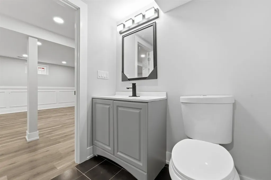 657 East 100th Place Chicago IL 60628