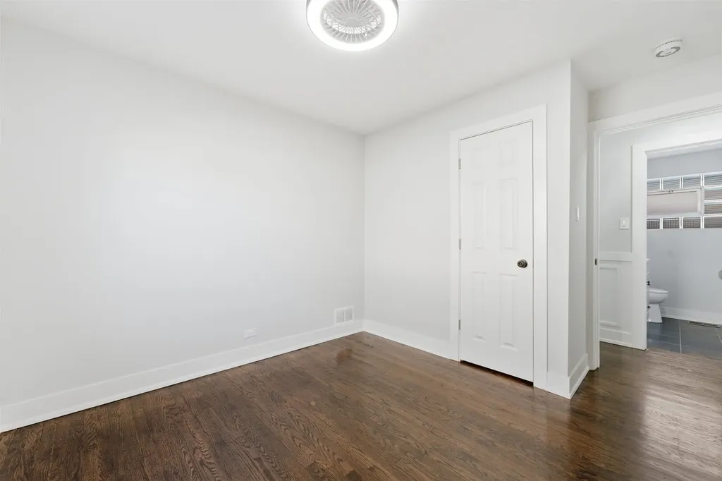657 East 100th Place Chicago IL 60628