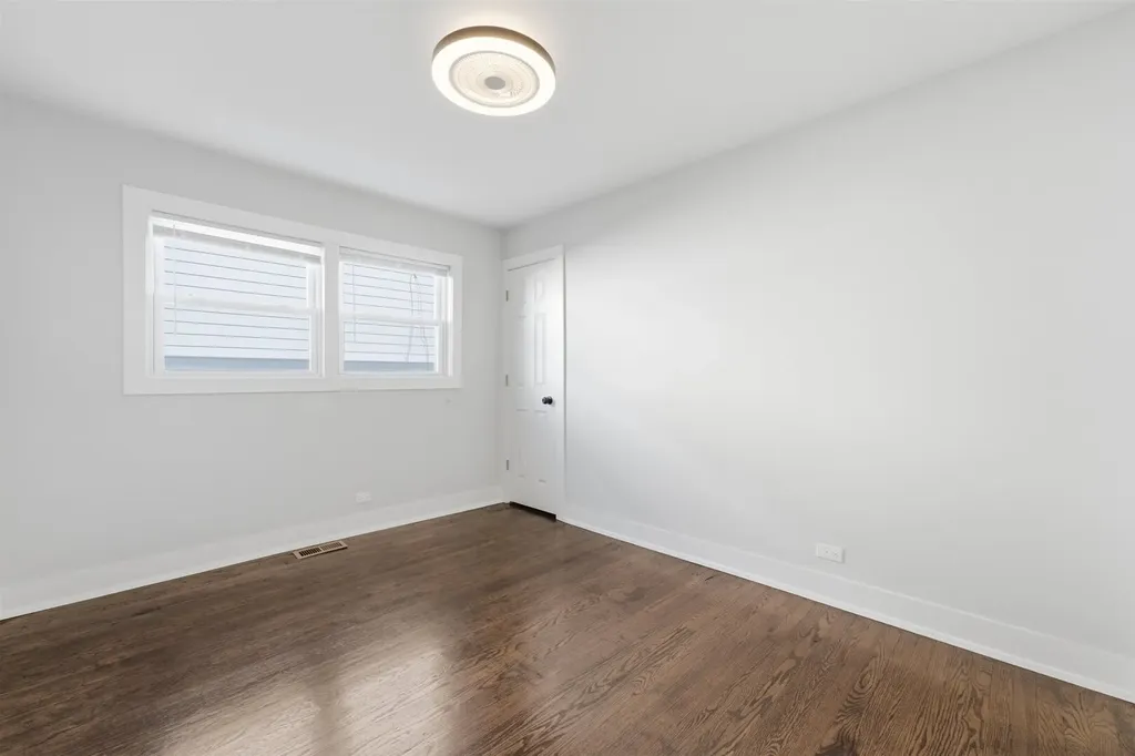 657 East 100th Place Chicago IL 60628