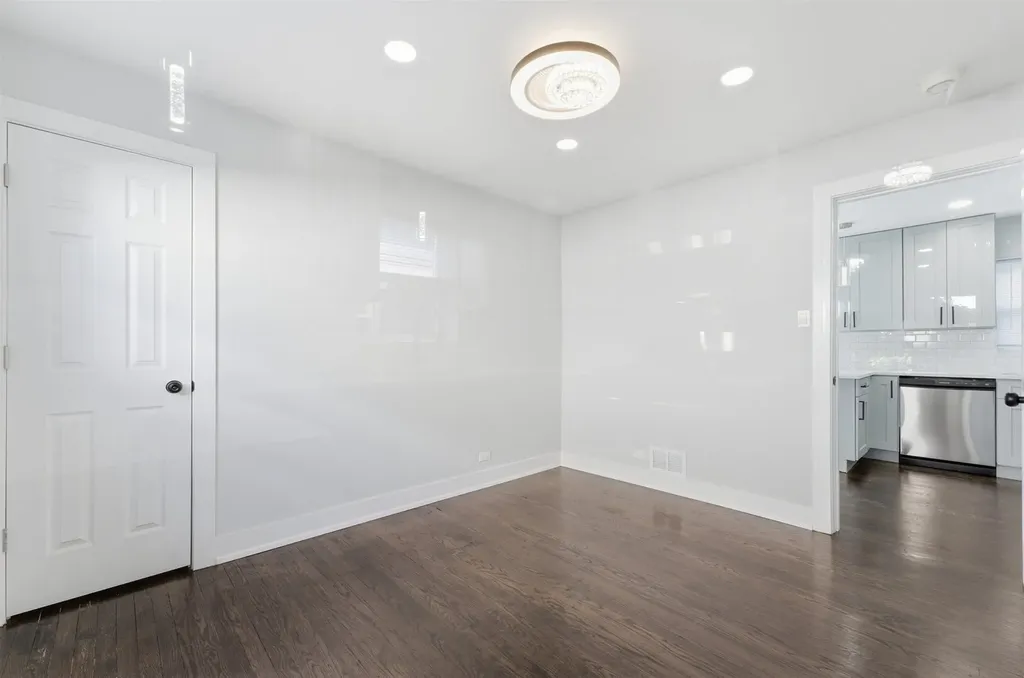 657 East 100th Place Chicago IL 60628