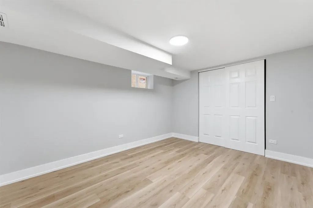 657 East 100th Place Chicago IL 60628