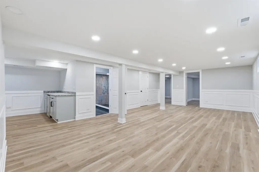 657 East 100th Place Chicago IL 60628