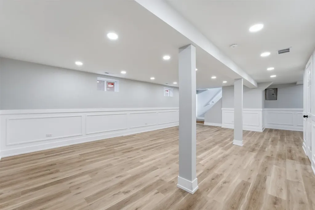 657 East 100th Place Chicago IL 60628