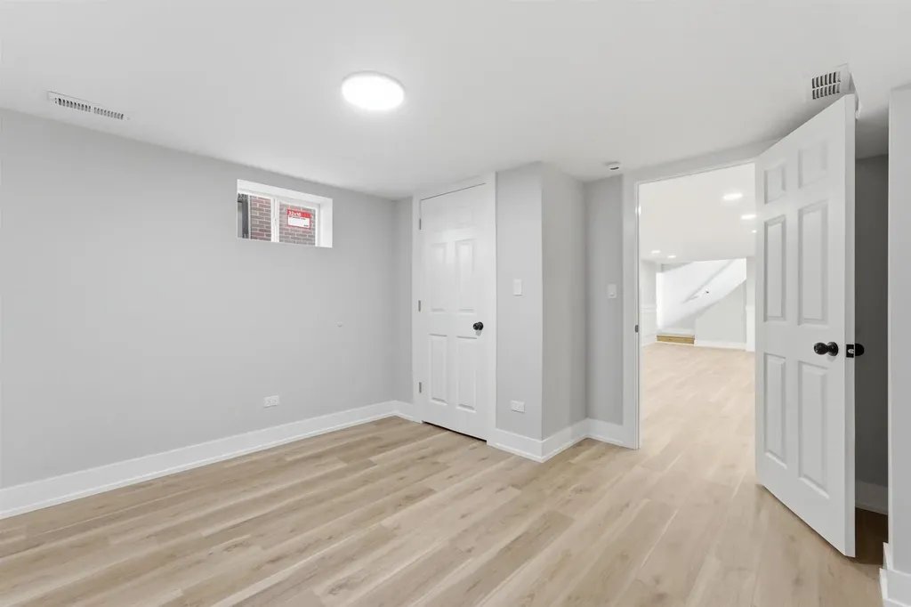 657 East 100th Place Chicago IL 60628