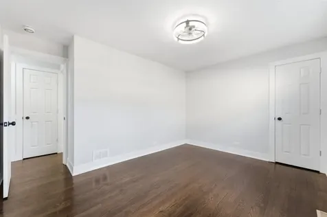 657 East 100th Place Chicago IL 60628