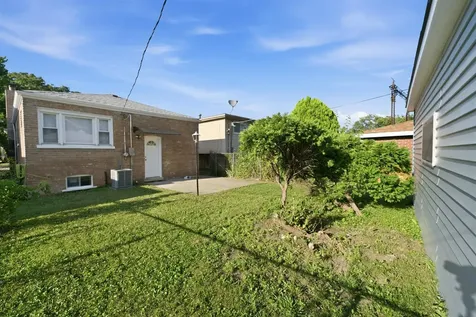 657 East 100th Place Chicago IL 60628
