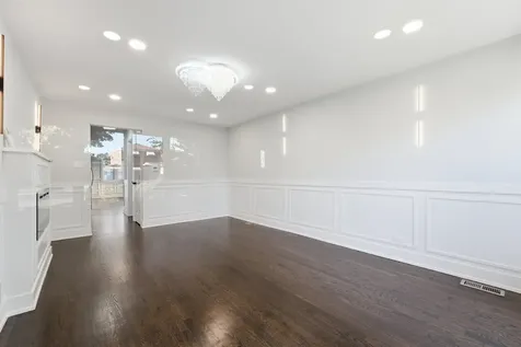 657 East 100th Place Chicago IL 60628