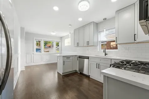 657 East 100th Place Chicago IL 60628