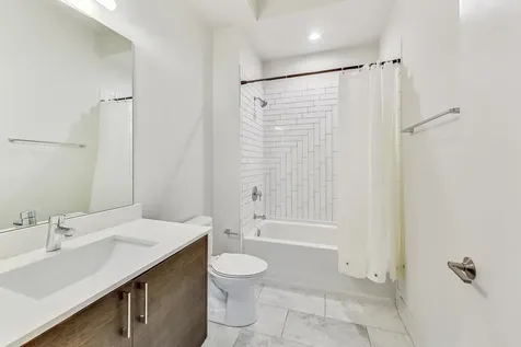 847 North Larrabee Street Chicago IL 60610