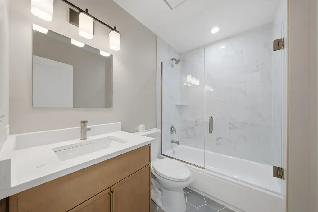 3343 South Michigan Avenue Chicago IL 60616