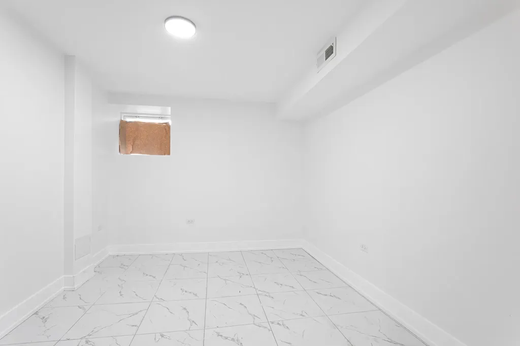 6627 South Saint Lawrence Avenue Chicago IL 60637