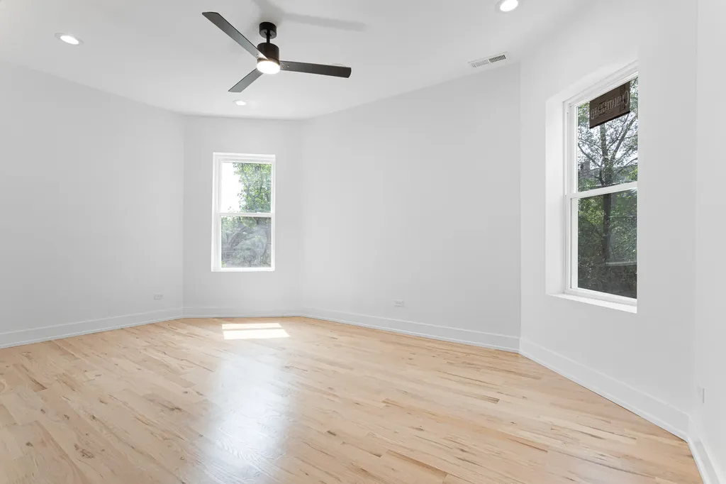 6627 South Saint Lawrence Avenue Chicago IL 60637