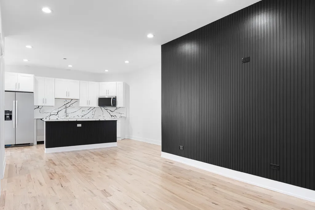 6627 South Saint Lawrence Avenue Chicago IL 60637