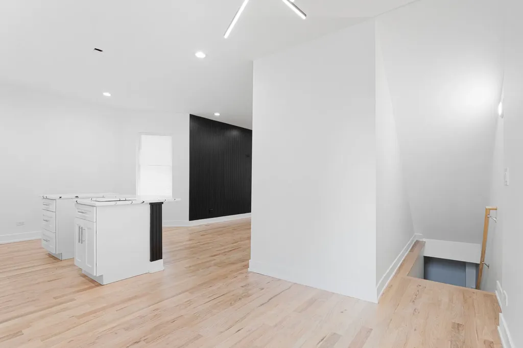 6627 South Saint Lawrence Avenue Chicago IL 60637