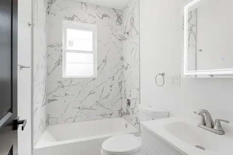 6627 South Saint Lawrence Avenue Chicago IL 60637
