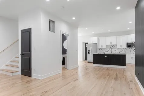 6627 South Saint Lawrence Avenue Chicago IL 60637