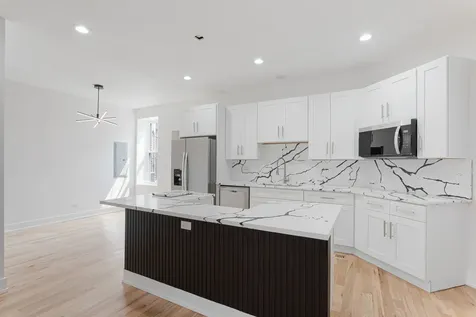 6627 South Saint Lawrence Avenue Chicago IL 60637