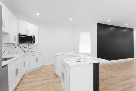 6627 South Saint Lawrence Avenue Chicago IL 60637