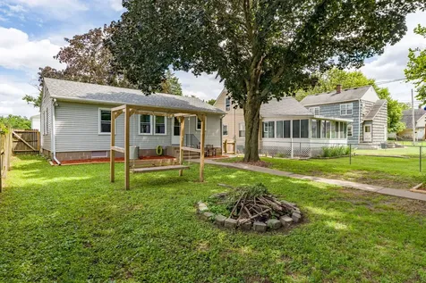 1436 43RD Street Rock Island IL 61201