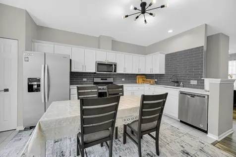 354 Broadmoor Lane Bartlett IL 60103