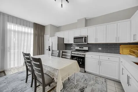 354 Broadmoor Lane Bartlett IL 60103