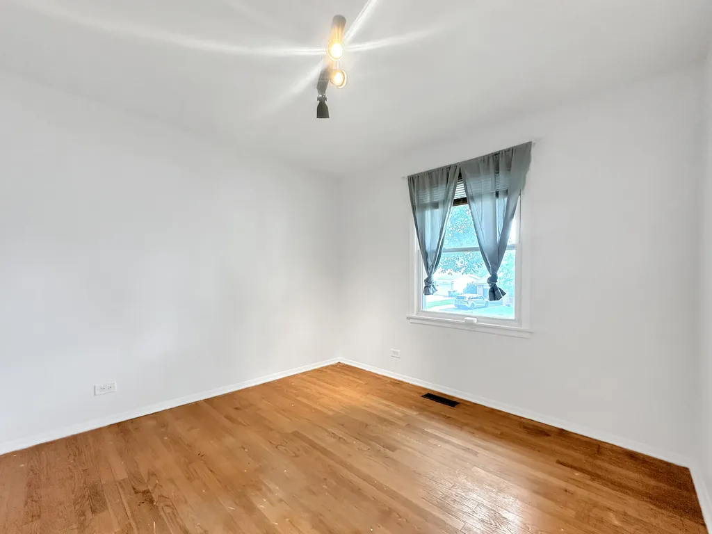 2402 Birch Lane Rolling Meadows IL 60008