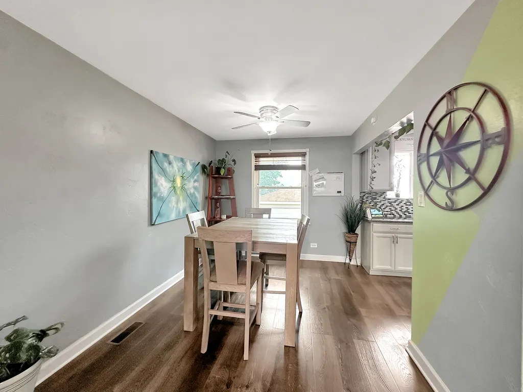 2402 Birch Lane Rolling Meadows IL 60008