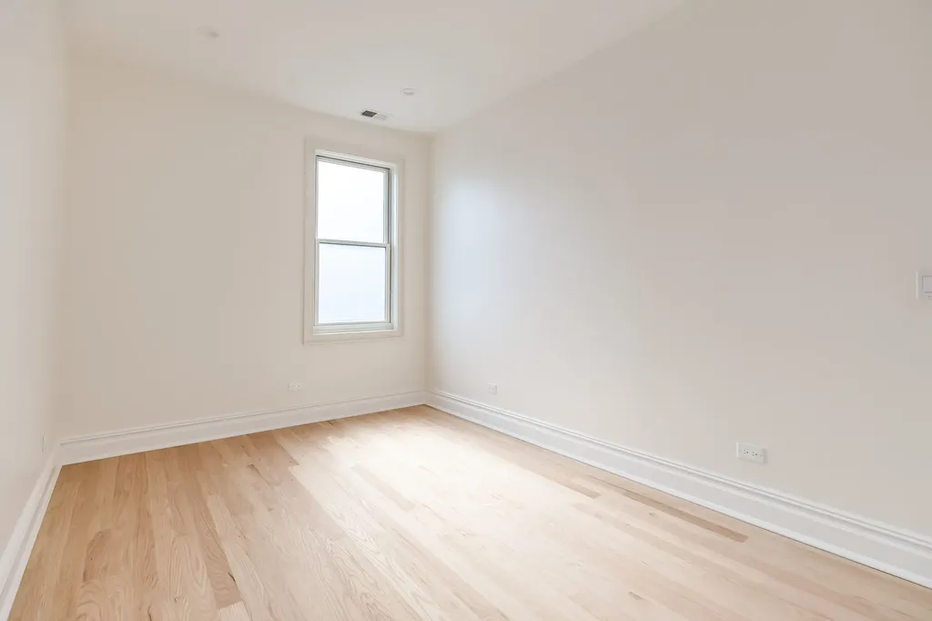 1931 North Whipple Street Chicago IL 60647