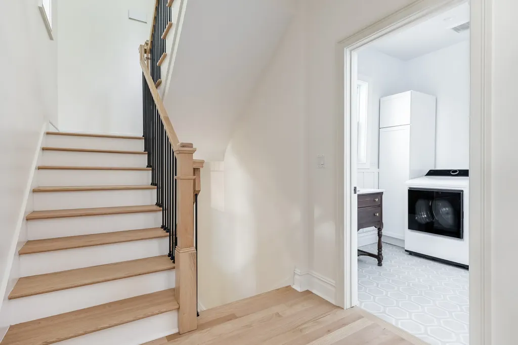 1931 North Whipple Street Chicago IL 60647