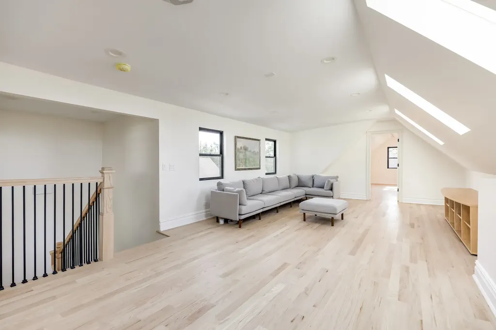 1931 North Whipple Street Chicago IL 60647