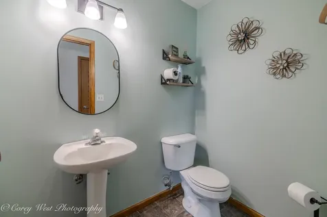 1246 Ivy Street Dekalb IL 60115