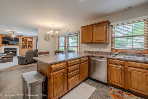 1246 Ivy Street Dekalb IL 60115