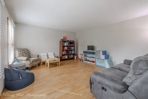 1246 Ivy Street Dekalb IL 60115