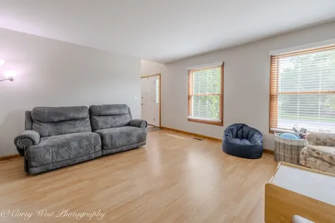 1246 Ivy Street Dekalb IL 60115