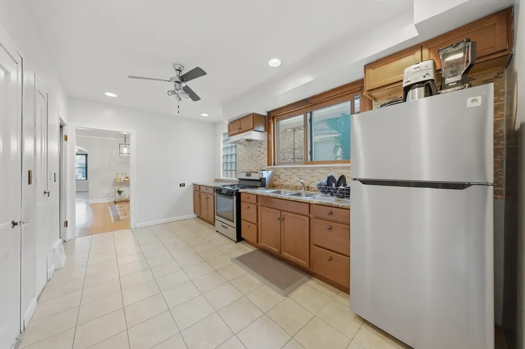 10416 South Sangamon Street Chicago IL 60643