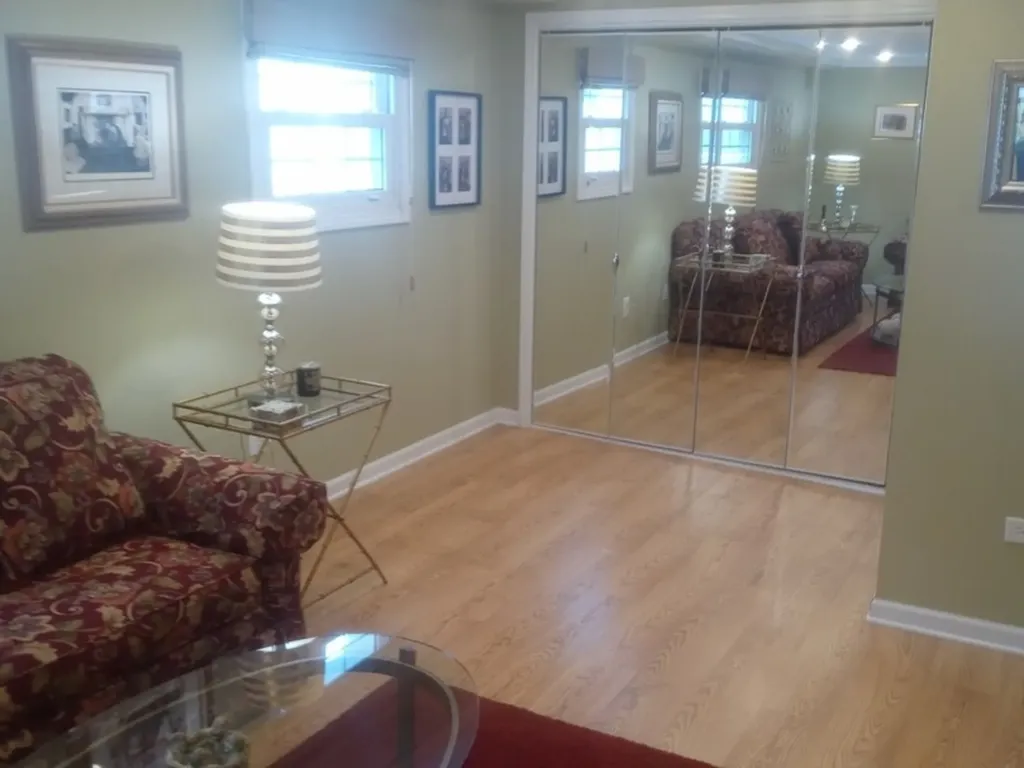 943 South Charlotte Street Lombard IL 60148