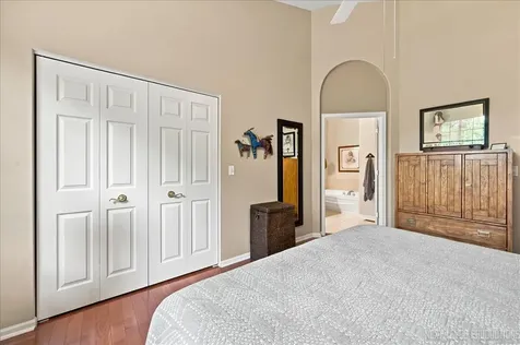 253 Larsdotter Lane Geneva IL 60134