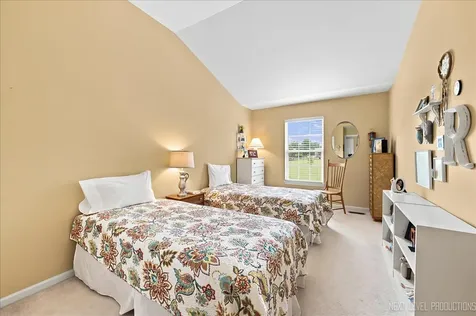 253 Larsdotter Lane Geneva IL 60134