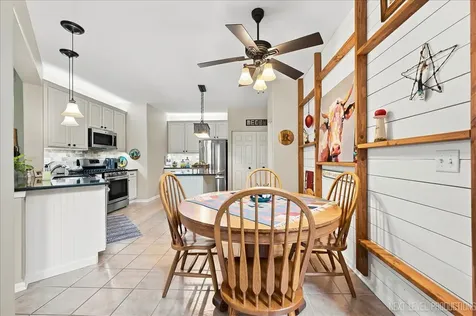 253 Larsdotter Lane Geneva IL 60134