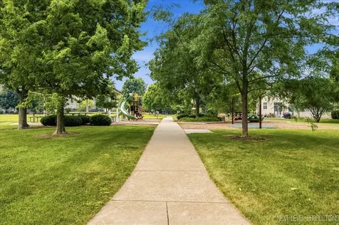 253 Larsdotter Lane Geneva IL 60134