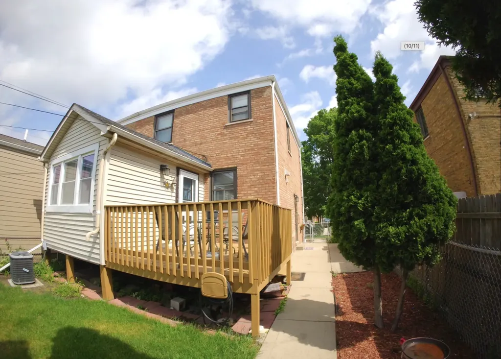 5153 West 64th Place Chicago IL 60638
