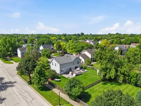 330 Sutcliffe Circle Vernon Hills IL 60061