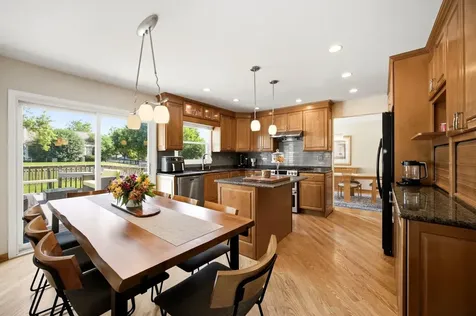 330 Sutcliffe Circle Vernon Hills IL 60061